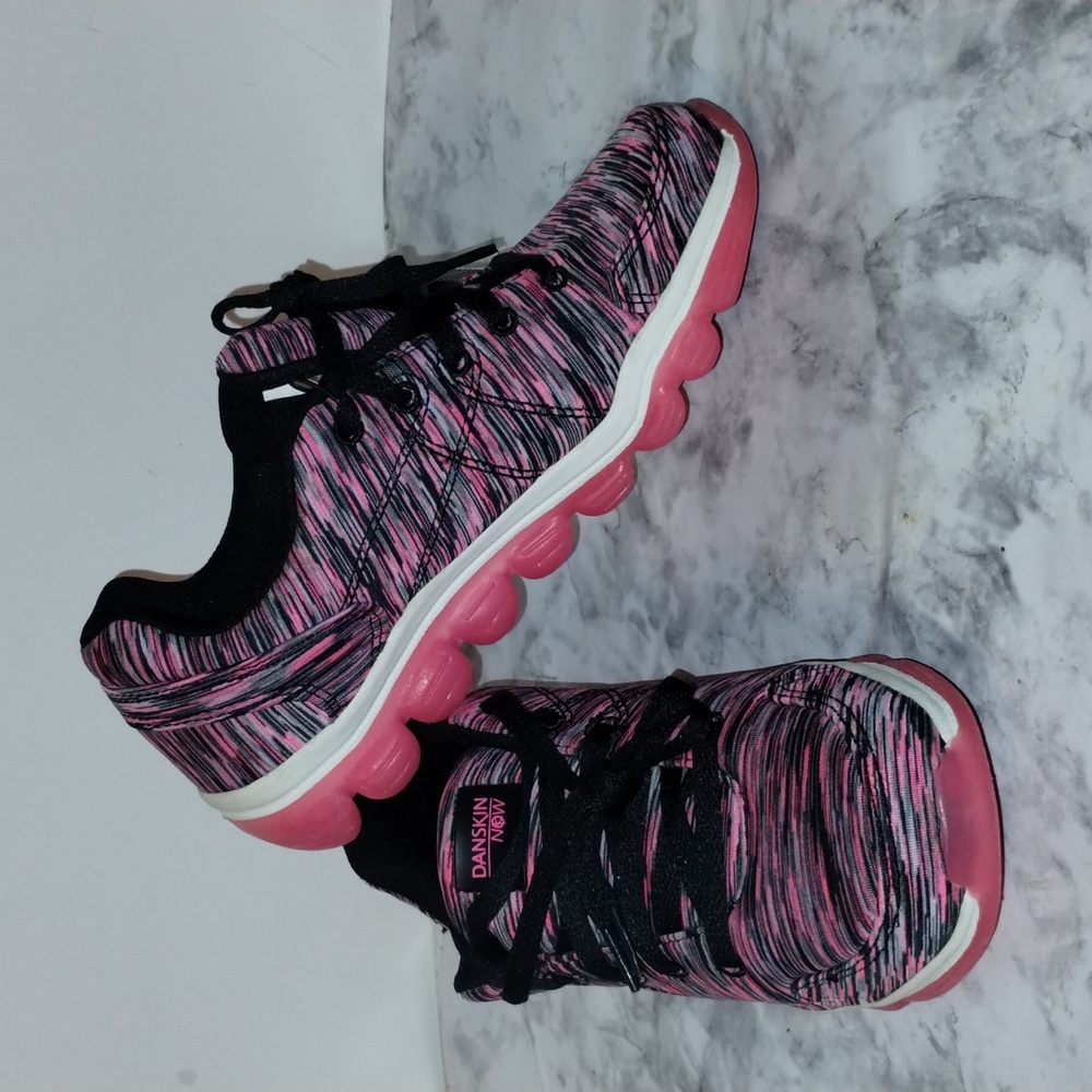 Danskin Now sneakers